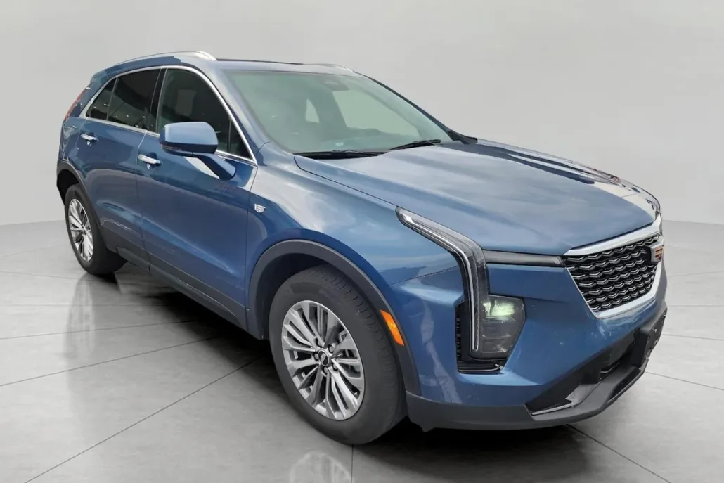 2024 Cadillac XT4 Premium Luxury photo 1
