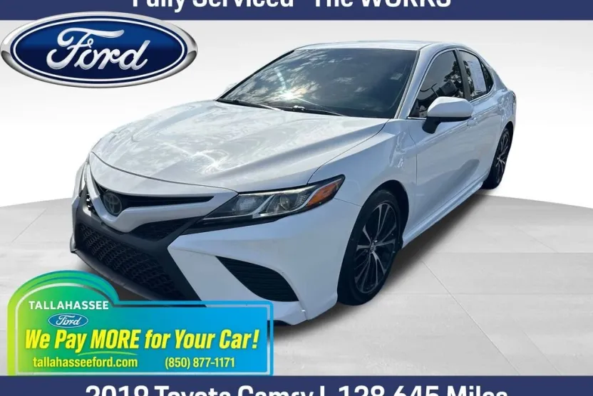 2019 Toyota Camry L photo 1