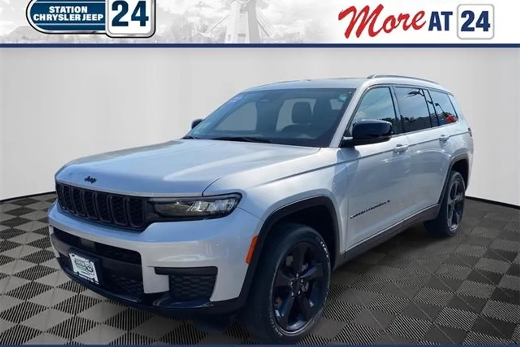 2022 Jeep Grand Cherokee Laredo photo 1