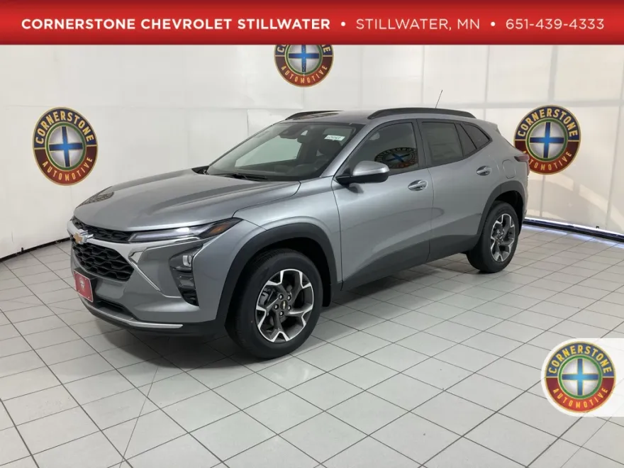 2025 Chevrolet Trax LT photo 1