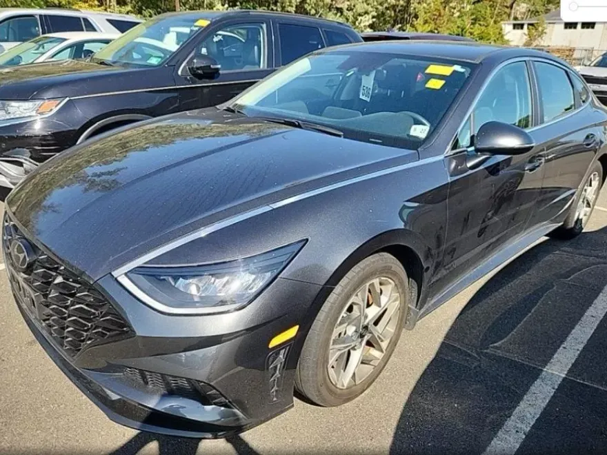 2022 Hyundai Sonata SEL photo 1