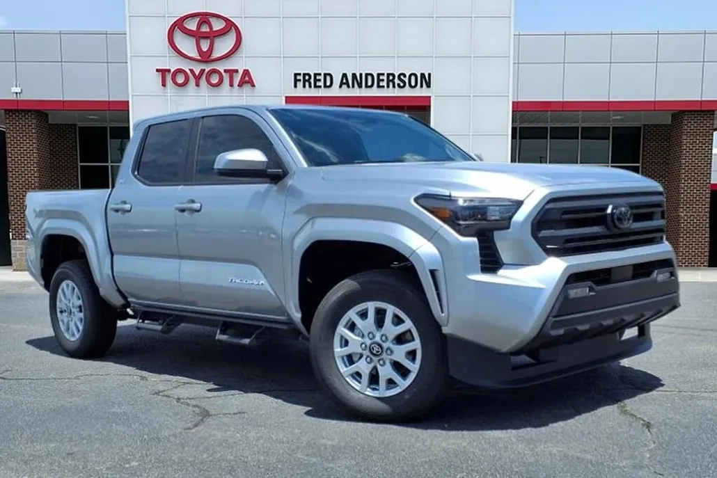2025 Toyota Tacoma SR5 photo 1