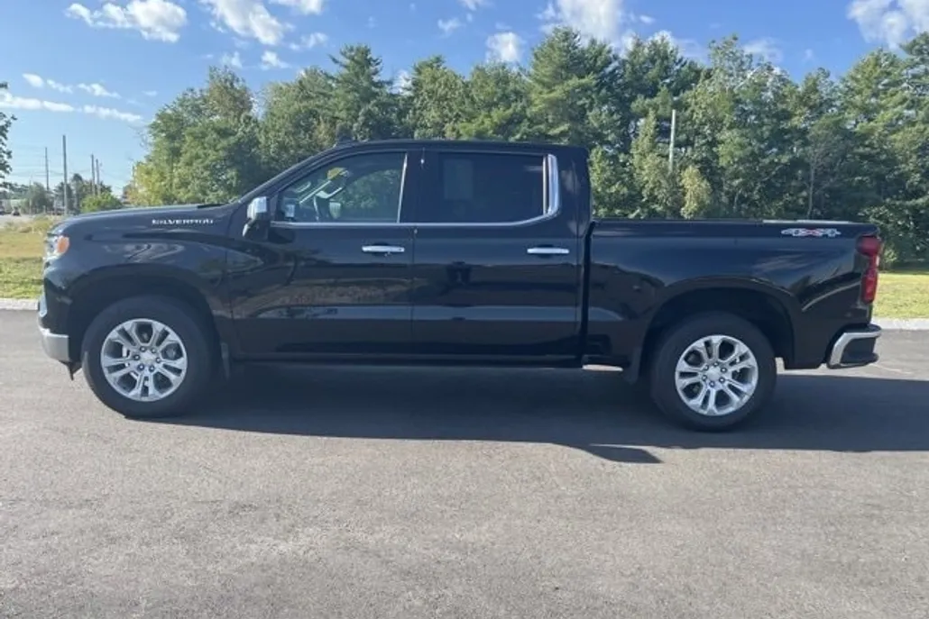 2023 Chevrolet Silverado 1500 LTZ photo 1