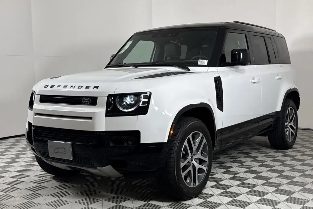 2025 Land Rover Defender 110 X-Dynamic SE photo 1