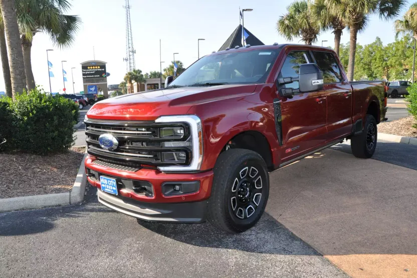 2025 Ford F-250 Platinum photo 1