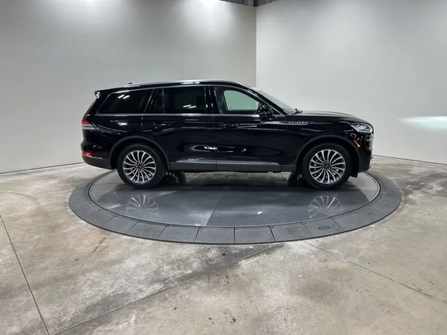 2022 Lincoln Aviator Standard Premium photo 1