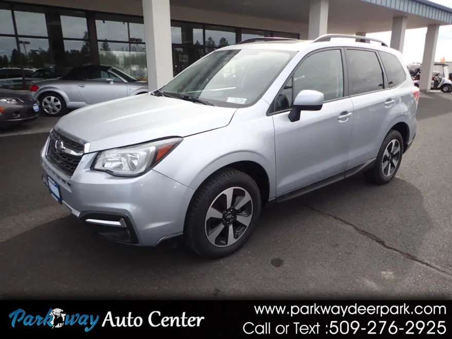2017 Subaru Forester 2.5i Premium photo 1
