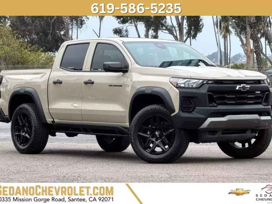 2023 Chevrolet Colorado Trail Boss photo 1
