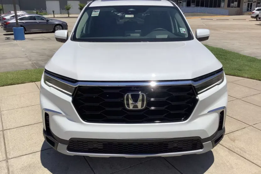 2025 Honda Pilot Elite photo 1