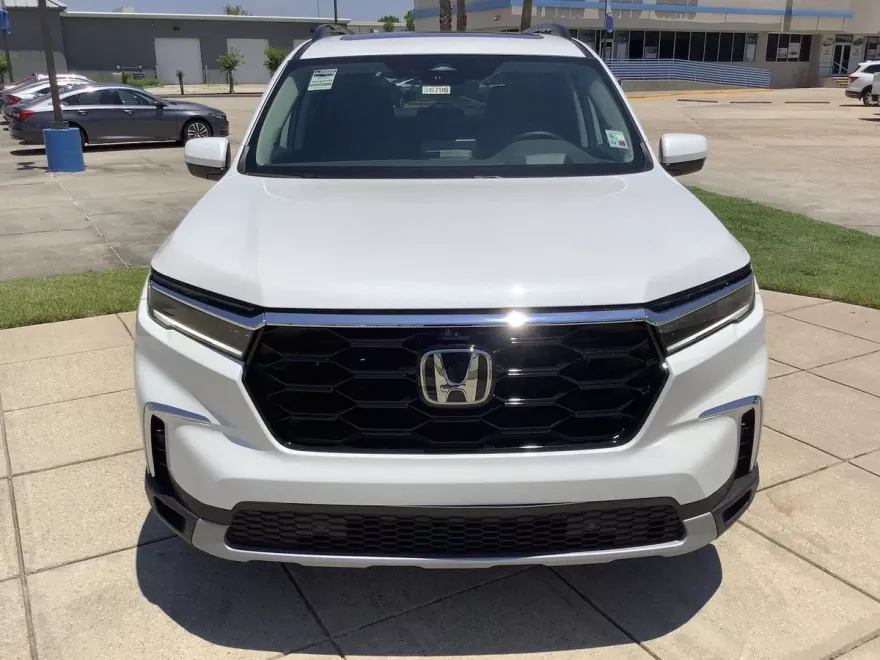 2025 Honda Pilot Elite photo 1