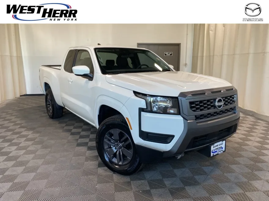 2025 Nissan Frontier SV photo 1