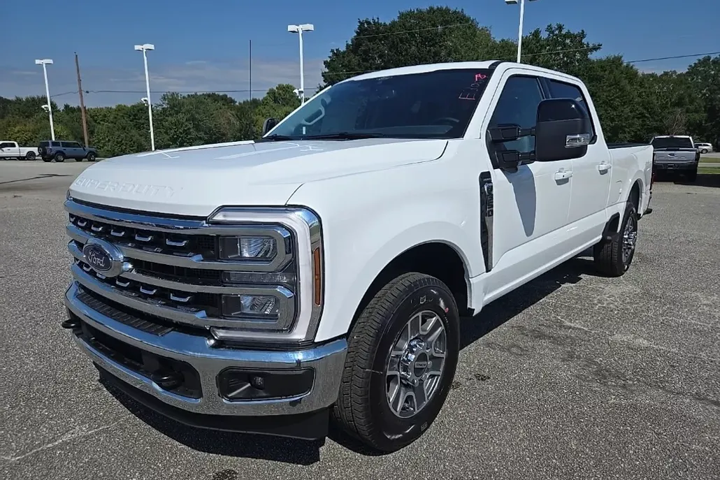 2026 Ford F-350 Lariat photo 1