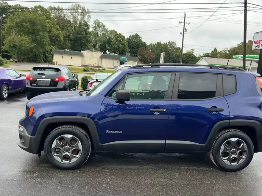 2017 Jeep Renegade Sport photo 1