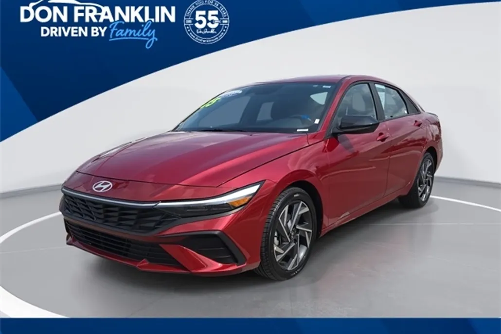 2025 Hyundai Elantra SEL Sport photo 1