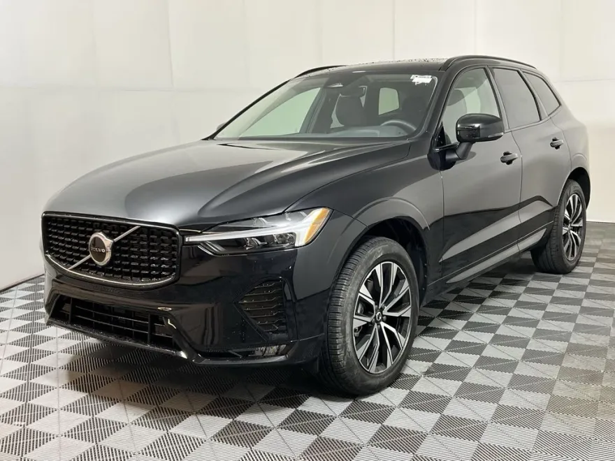 2025 Volvo XC60 B5 Core photo 1