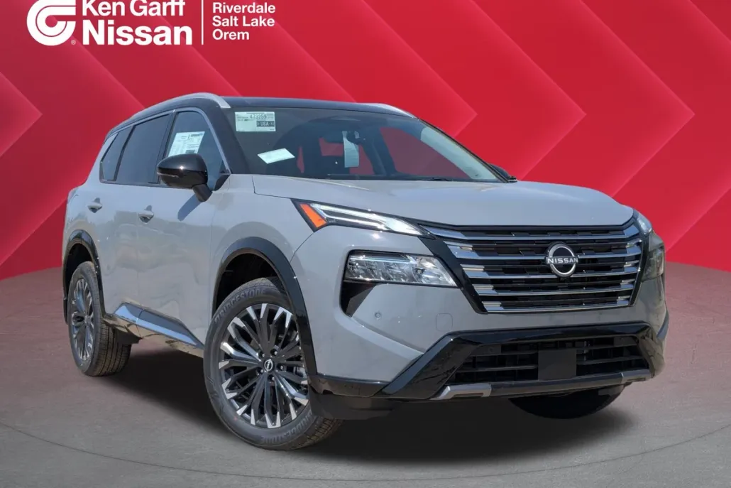 2025 Nissan Rogue Platinum photo 1