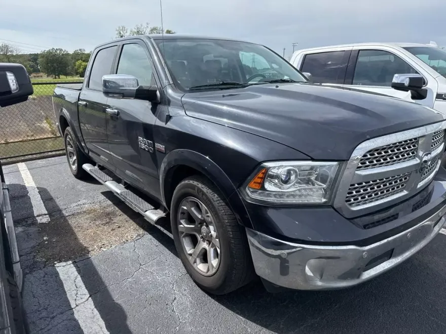 2017 Ram 1500 Laramie photo 1