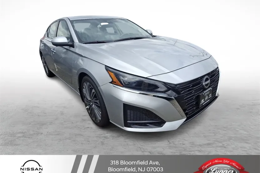 2025 Nissan Altima SL photo 1