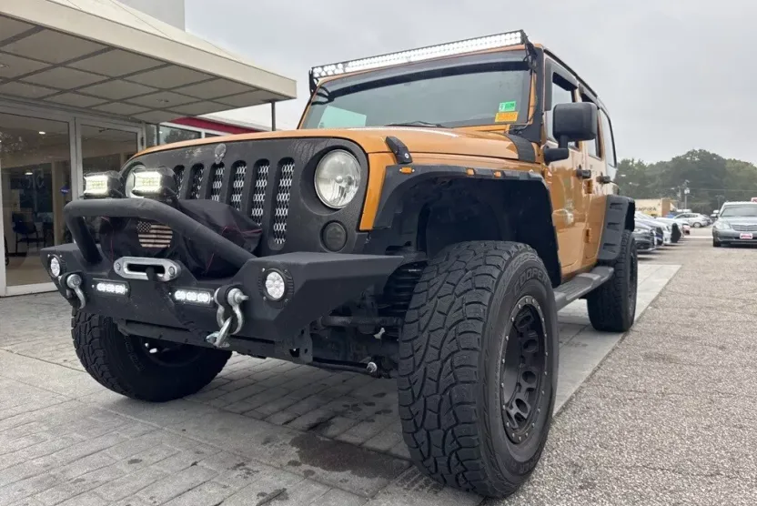 2014 Jeep Wrangler Unlimited Sahara photo 1