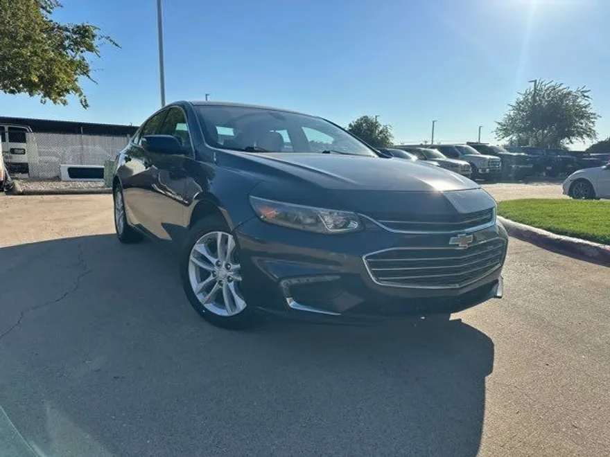 2016 Chevrolet Malibu 1LT photo 1