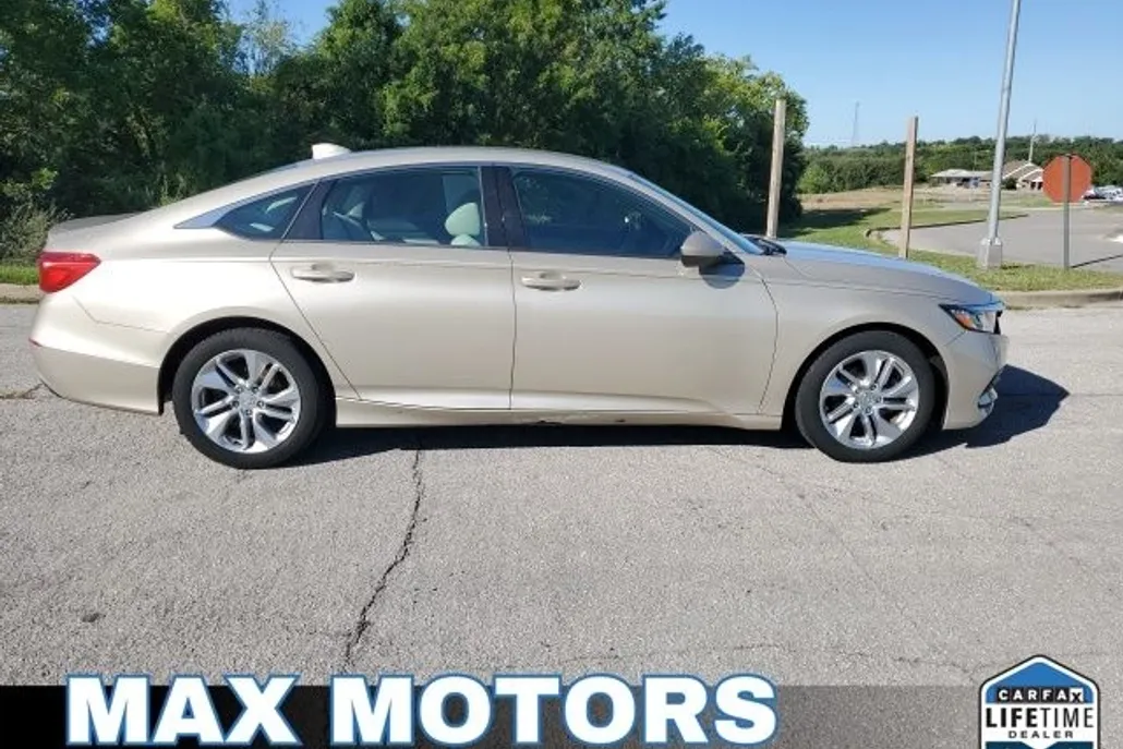 2018 Honda Accord LX photo 1