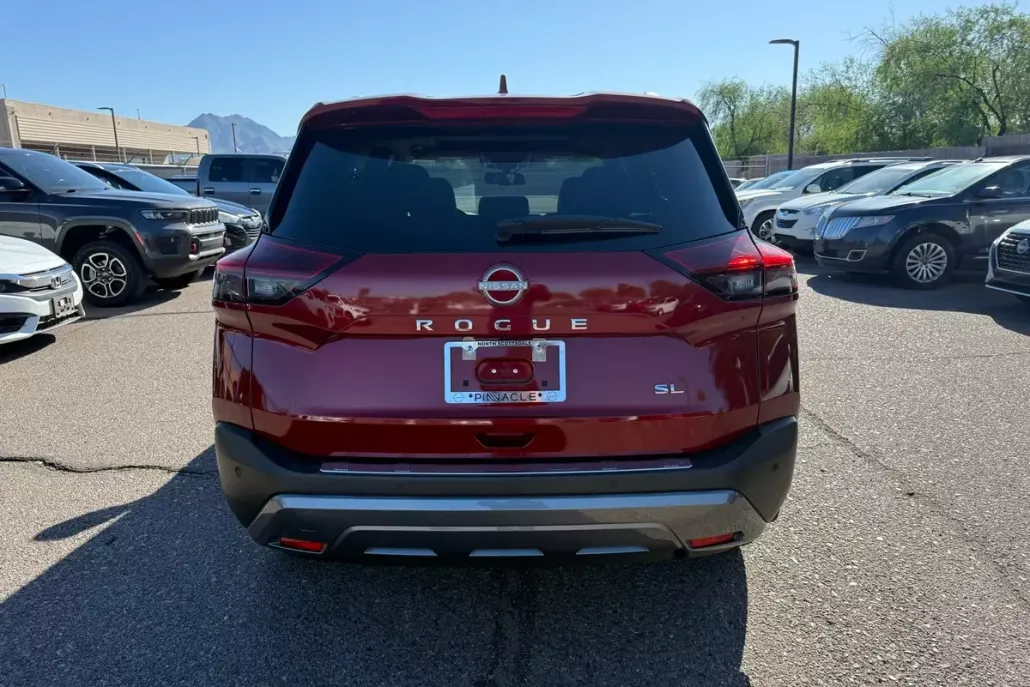 2023 Nissan Rogue SL photo 1