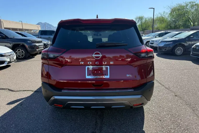 2023 Nissan Rogue SL photo 1