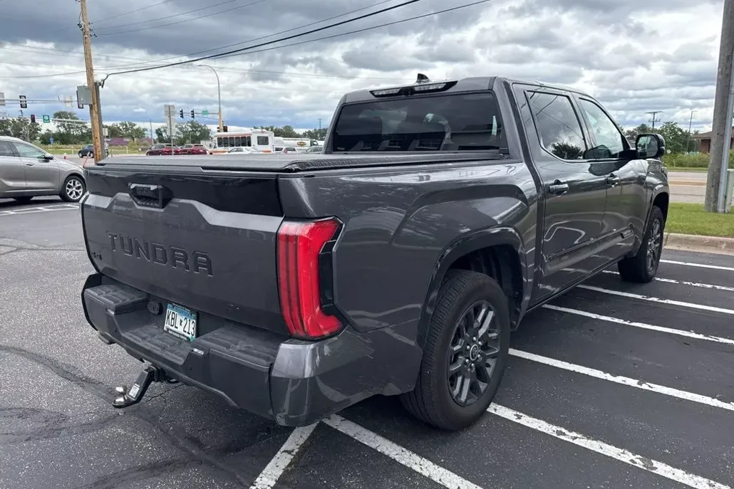 2023 Toyota Tundra Platinum photo 1