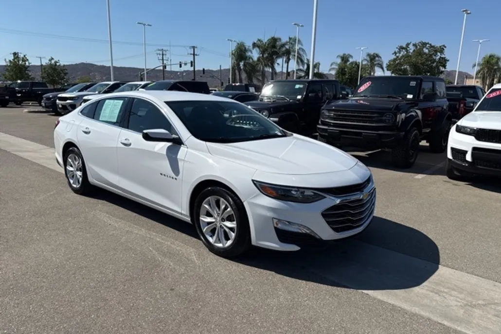 2022 Chevrolet Malibu 1LT photo 1