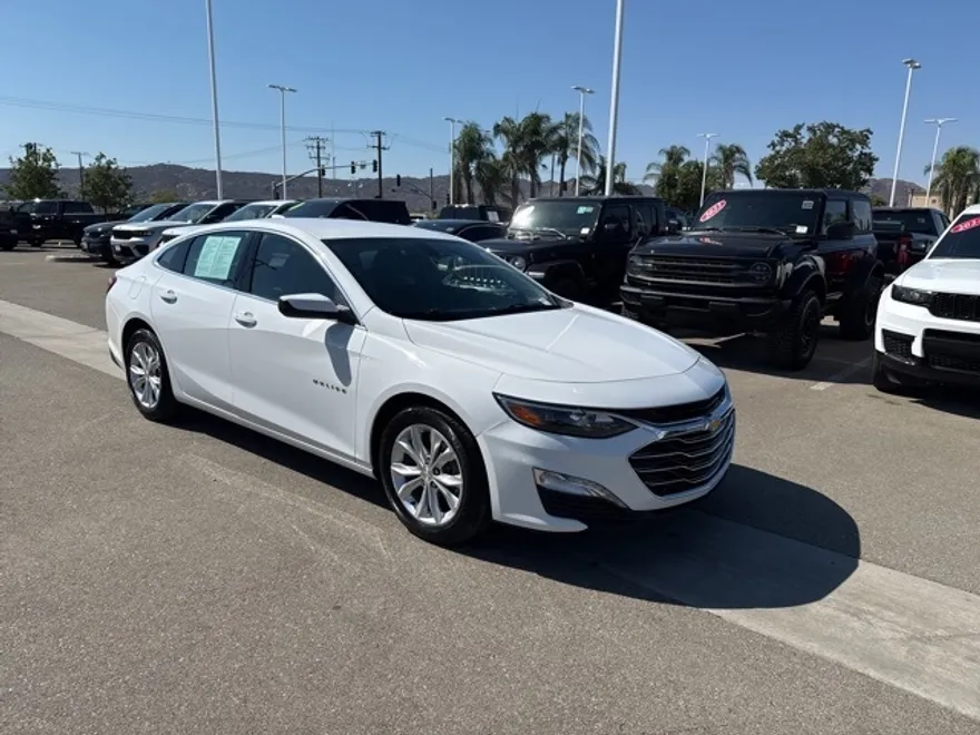 2022 Chevrolet Malibu 1LT photo 1
