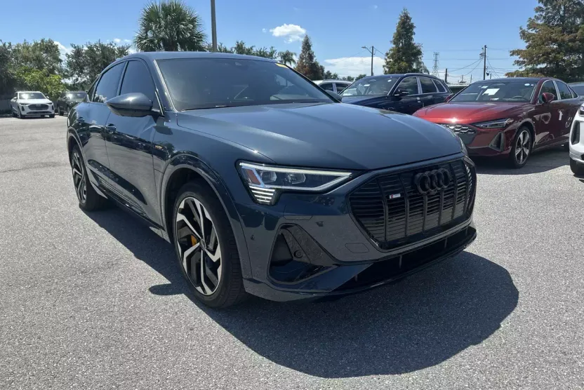 2023 Audi e-tron Sportback S line Premium Plus photo 1