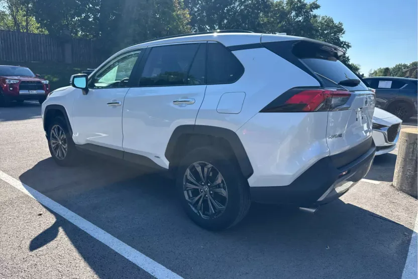 2023 Toyota RAV4 Hybrid Limited photo 1