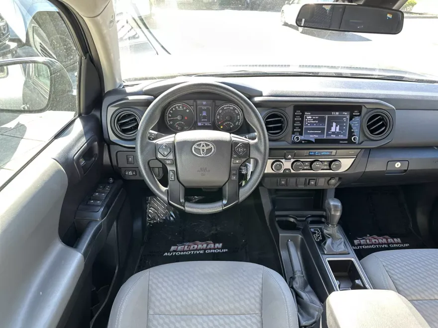 2023 Toyota Tacoma SR V6 photo 1