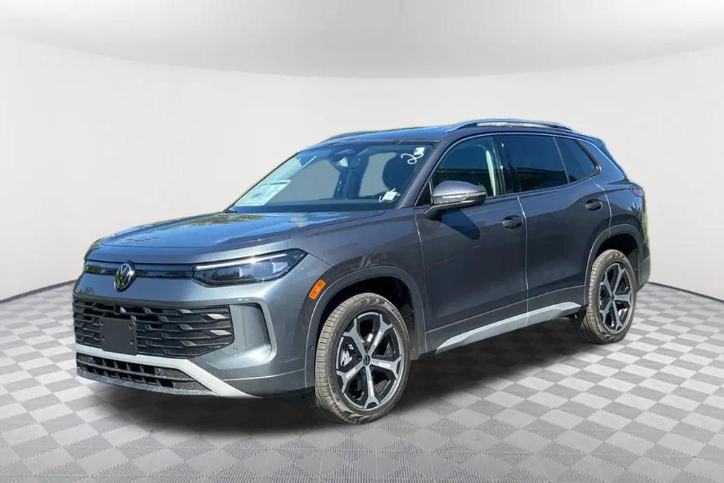 2025 Volkswagen Tiguan SE photo 1