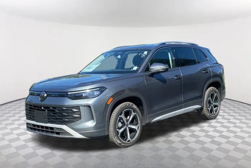 2025 Volkswagen Tiguan SE photo 1