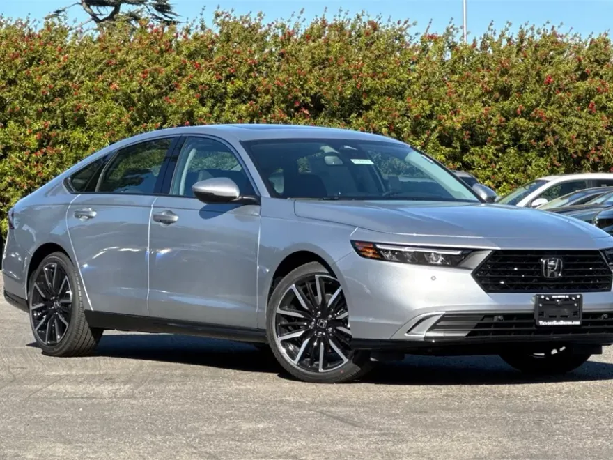 2025 Honda Accord Hybrid Touring photo 2