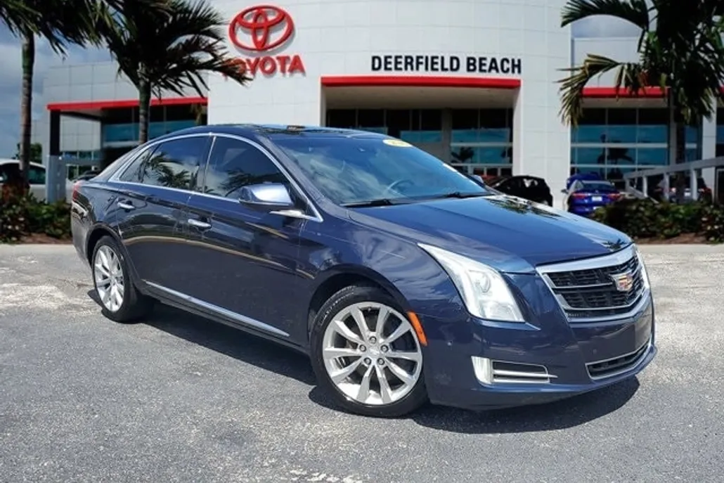 2016 Cadillac XTS Luxury photo 1