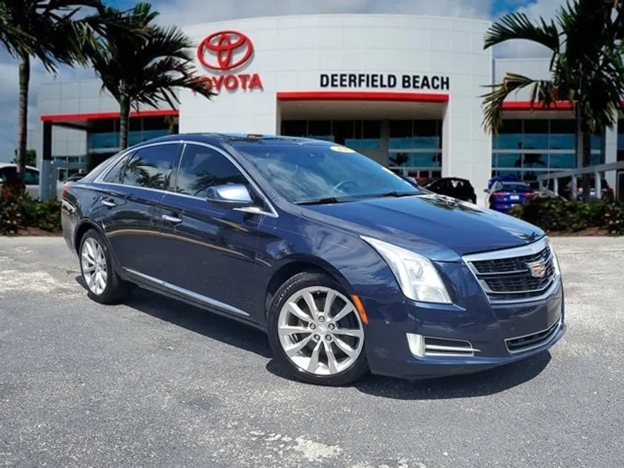 2016 Cadillac XTS Luxury photo 1