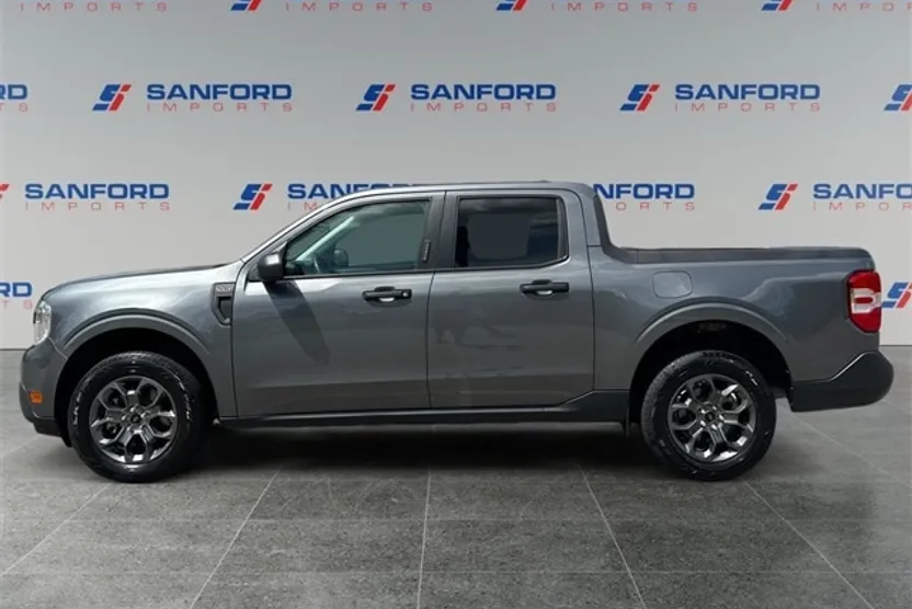 2022 Ford Maverick XLT photo 1
