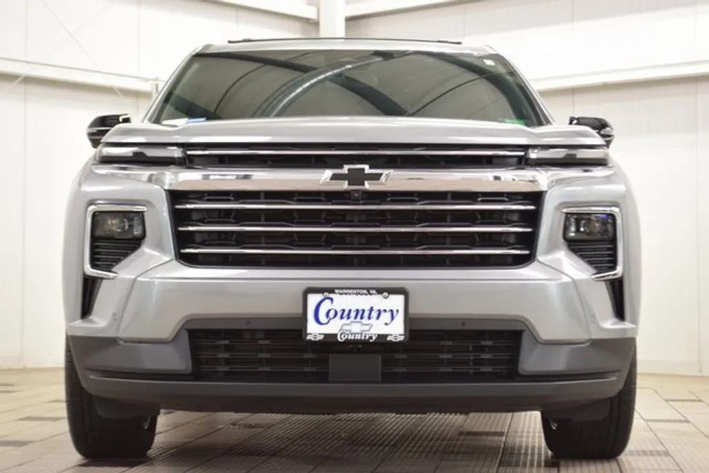 2025 Chevrolet Traverse photo 1
