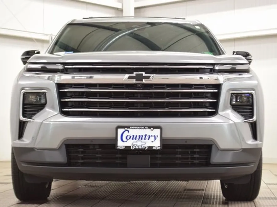 2025 Chevrolet Traverse photo 1