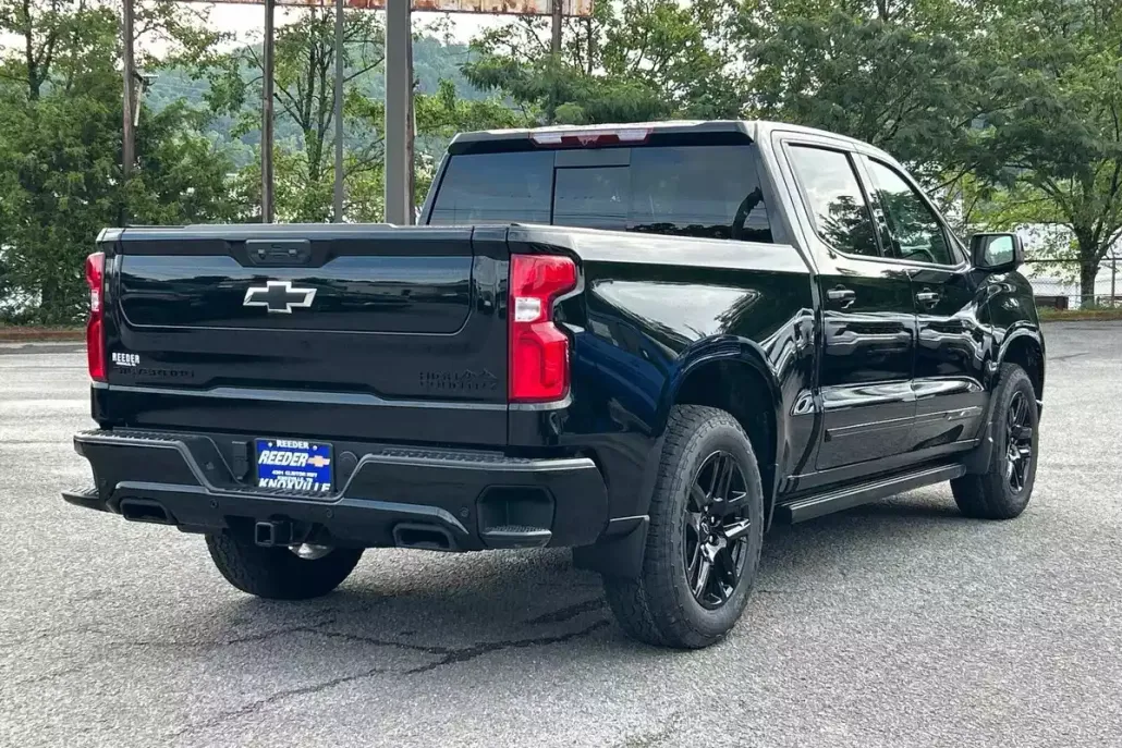 2026 Chevrolet Silverado 1500 High Country photo 1