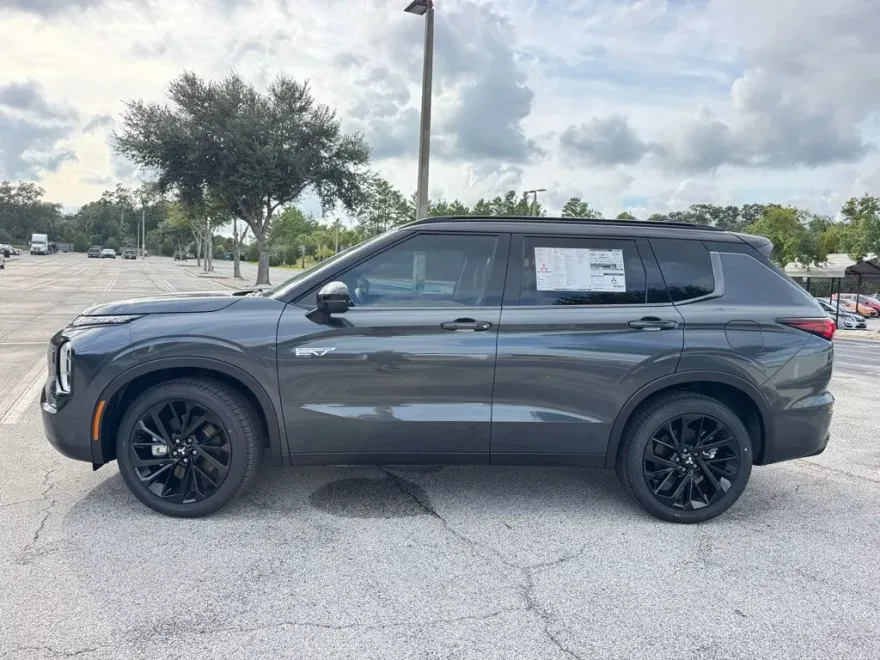 2025 Mitsubishi Outlander PHEV SEL photo 1