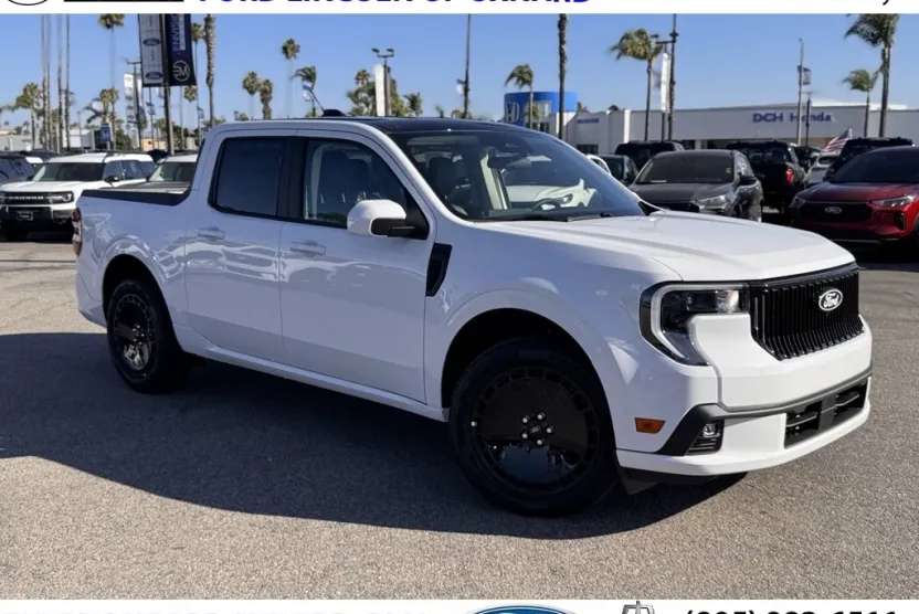 2025 Ford Maverick photo 1