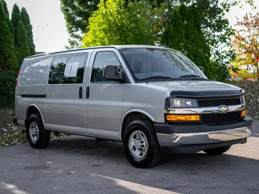 2019 Chevrolet Express 2500 Work Cargo Van photo 1