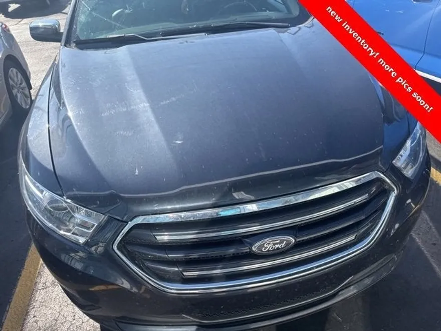 2017 Ford Taurus Limited photo 1