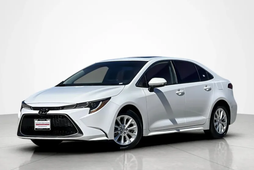 2022 Toyota Corolla XLE photo 1