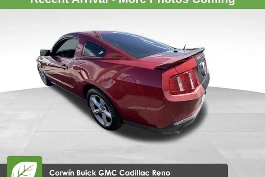 2010 Ford Mustang GT photo 1