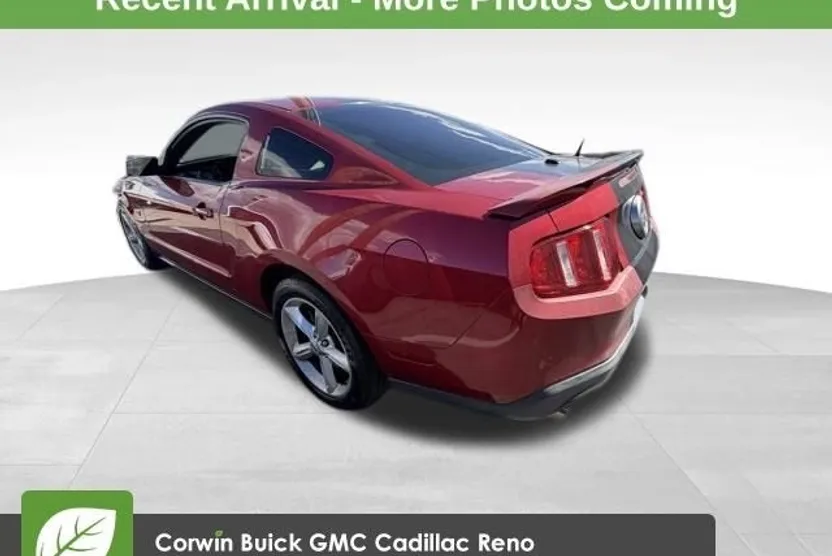 2010 Ford Mustang GT photo 1