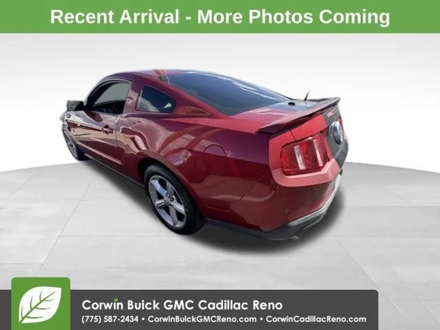 2010 Ford Mustang GT photo 1
